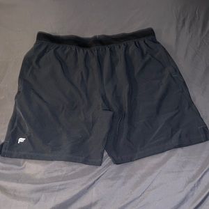 Fabletics fundamental short in size Large